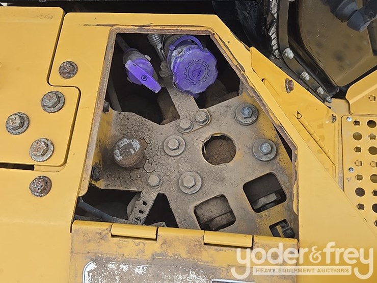 2019-caterpillar-d6-lgp-image-45
