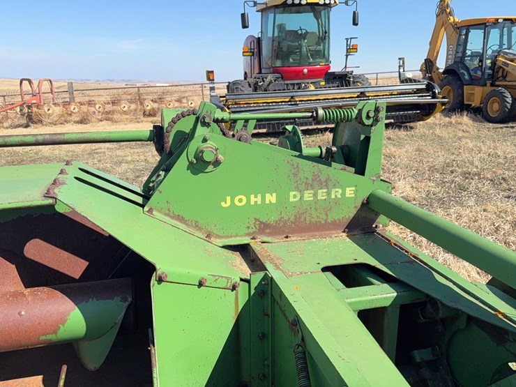 john-deere-14t-square-baler-image-13