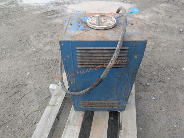 miller-thunderolt-welder-image-5