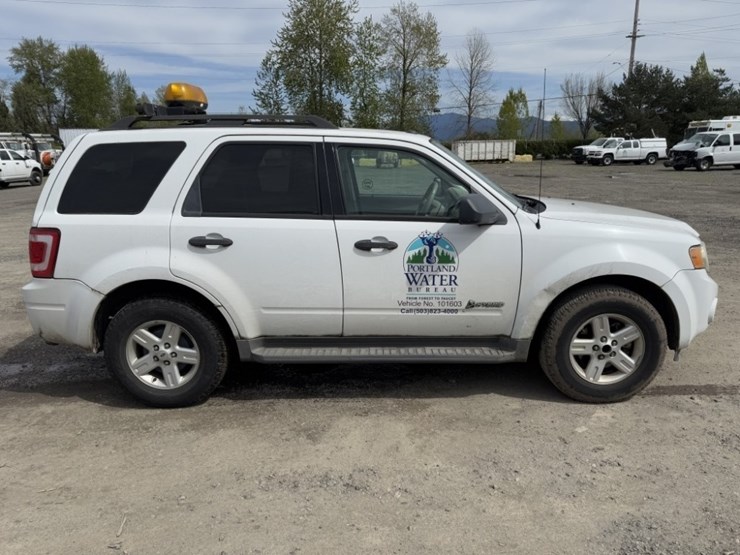 2010-ford-escape-hybrid-image-3