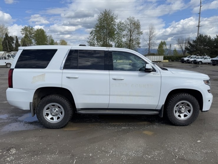 2013-chevrolet-tahoe-image-3