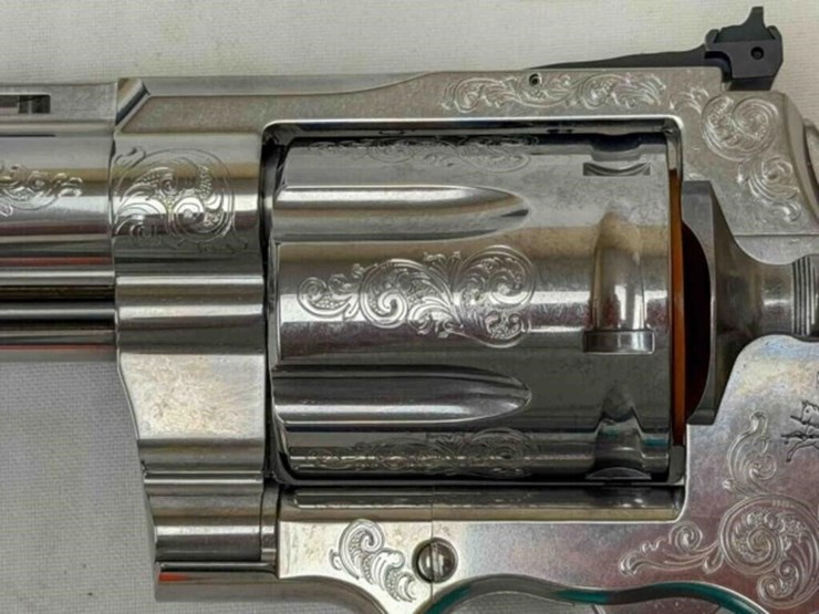 sig-sauer-pistol-image-5