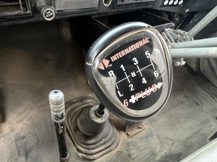2000-international-4700-image-32
