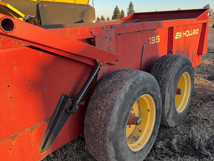 new-holland-195-image-31