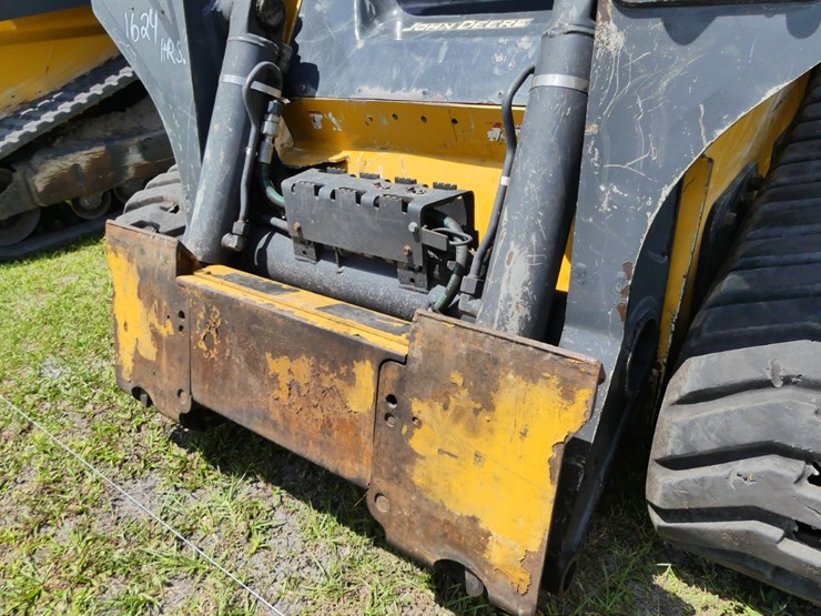 2017-deere-333g-image-10