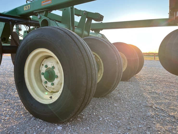 2001-john-deere-637-image-14