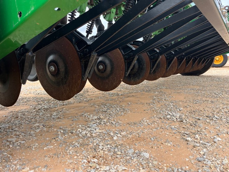 2020-john-deere-bd1113-image-5