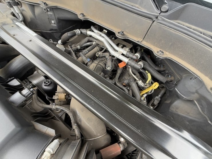 2020-ford-explorer-image-11