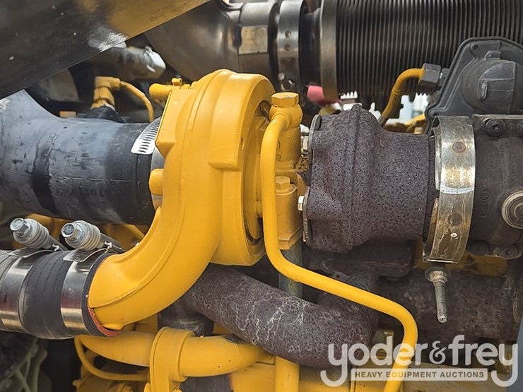 2018-deere-310l-image-79