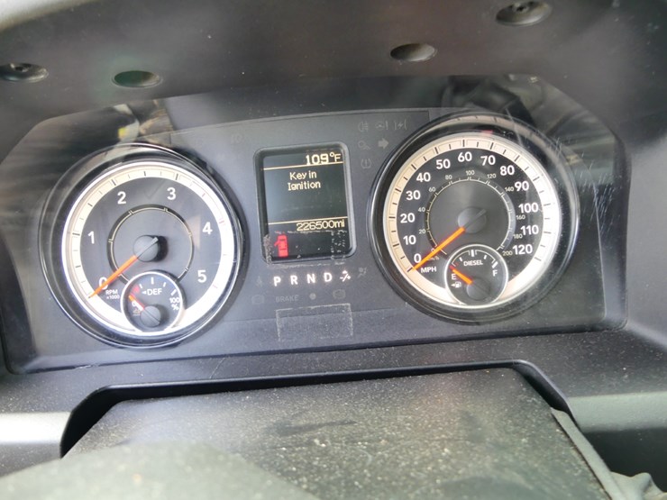 2017-dodge-ram-5500-image-17