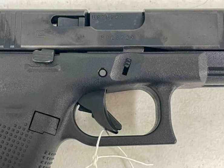 glock-pistol-image-3