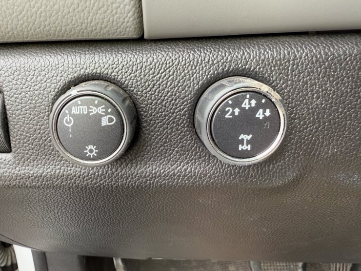 2016-chevrolet-colorado-image-25