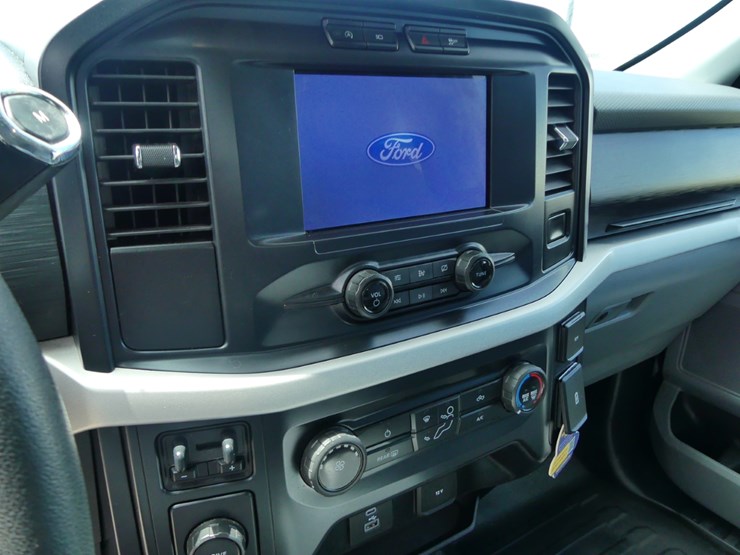 2021-ford-f150-xl-image-12