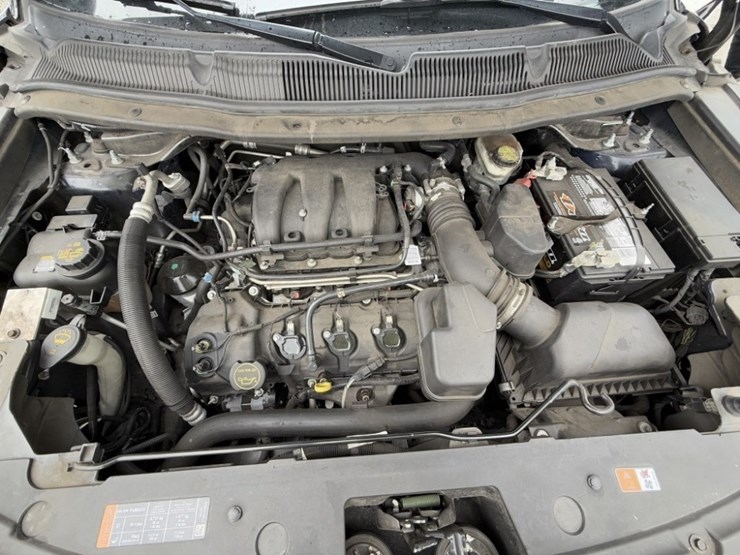 2017-ford-explorer-image-13