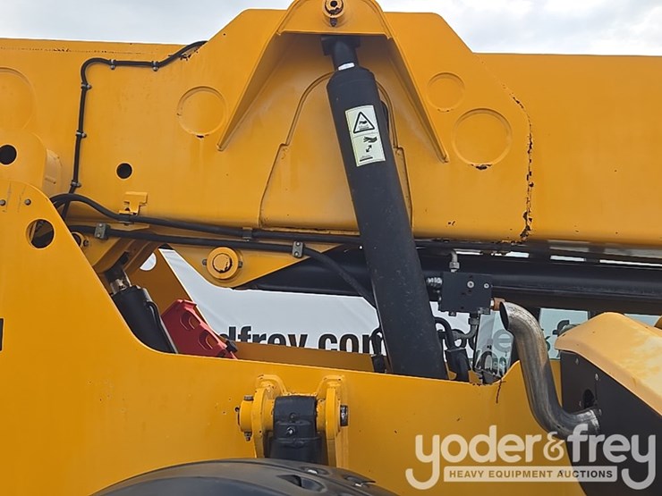2017-jcb-510-56-image-41