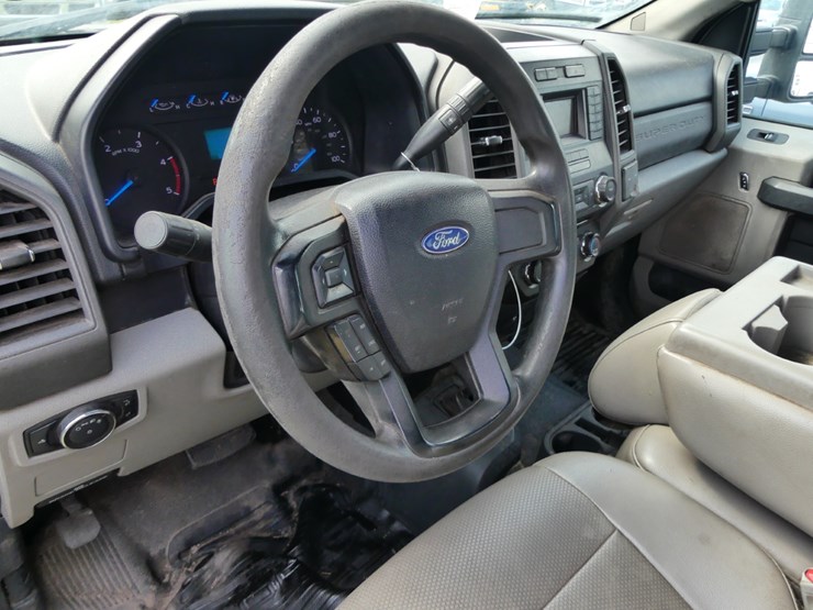 2017-ford-f450-xl-image-13