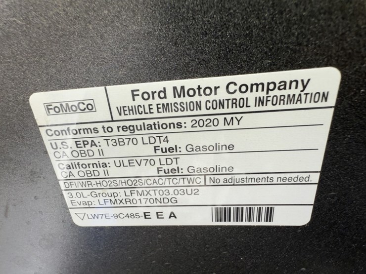 2020-ford-explorer-image-14