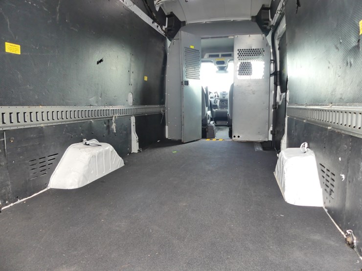 2019-ford-transit-image-7