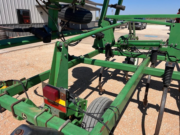 2001-john-deere-2400-image-14