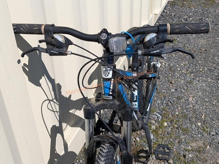 trek-3700-3-series-bike-image-7