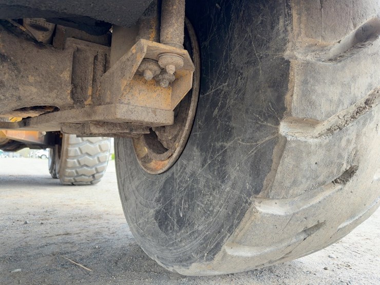 2003-volvo-a40d-image-15