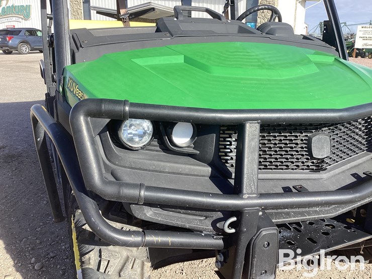 2019-john-deere-gator-image-10