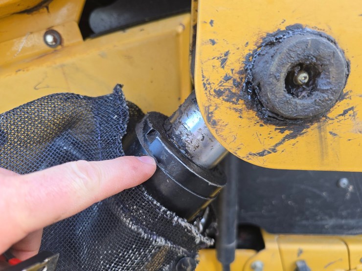 2023-caterpillar-299d3-xe-image-63