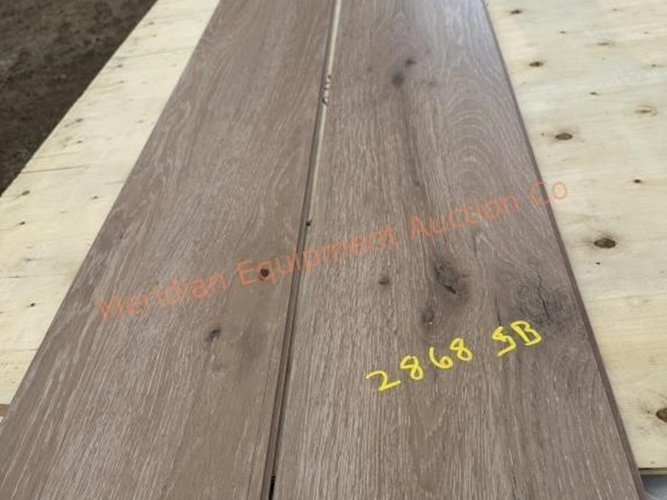 tan-vinyl-click-flooring-image-2