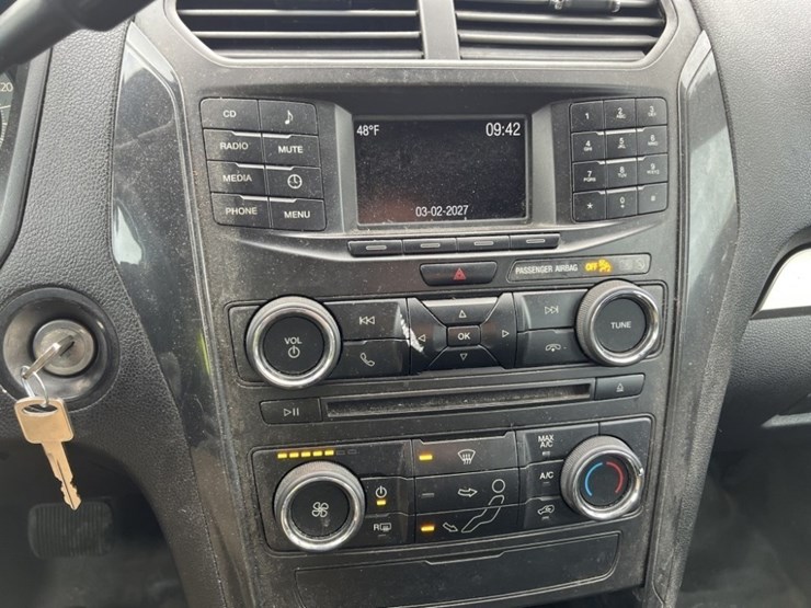 2017-ford-explorer-image-31