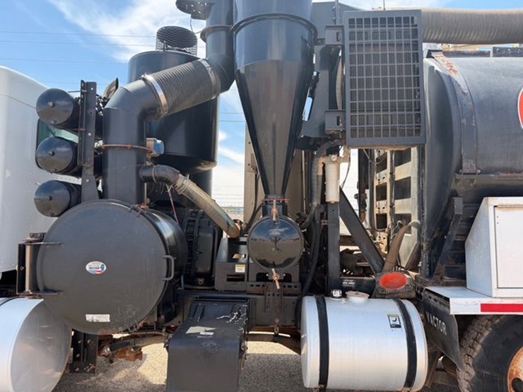 2012-kenworth-t800-image-11