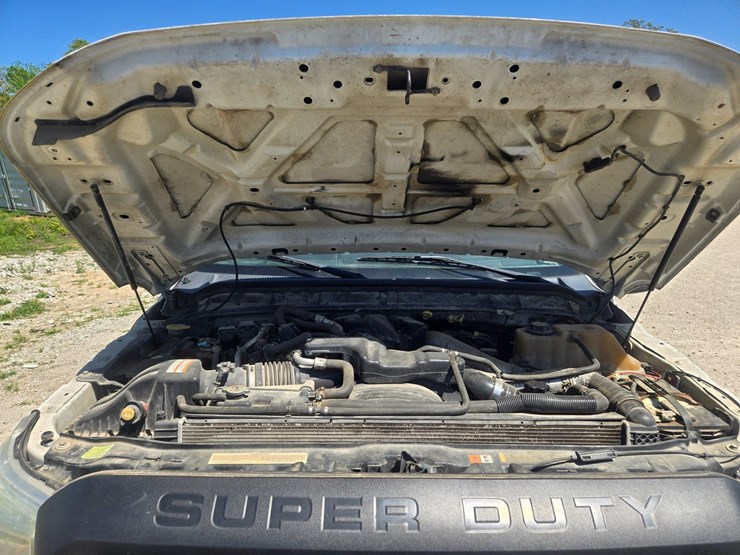 2011-ford-f350-image-24