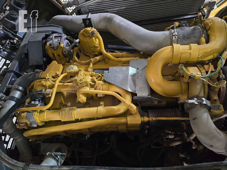 2021-deere-260e-image-24