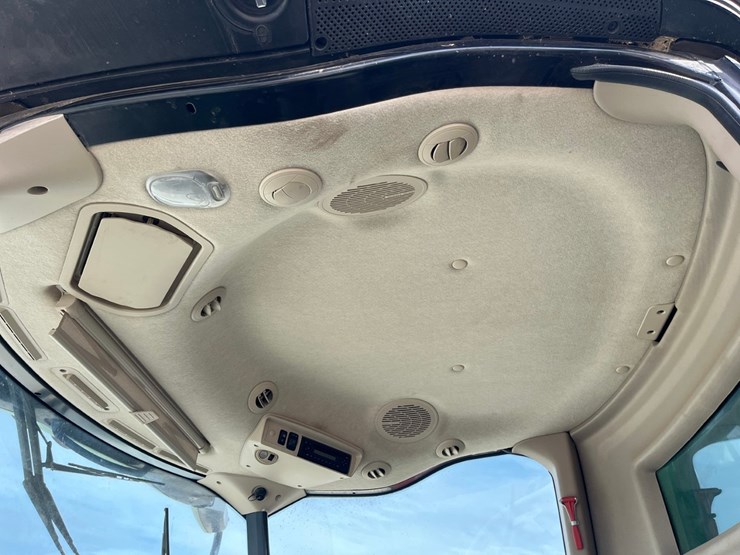 2013-john-deere-s670-image-37