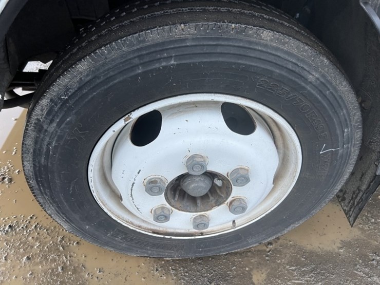 2009-gmc-w5500-image-26