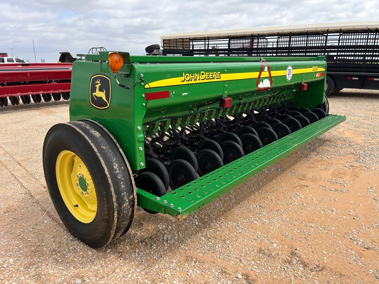 2020-john-deere-bd1113-image-10