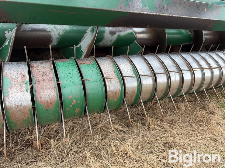 2012-kmc-3386-peanut-combine-image-18