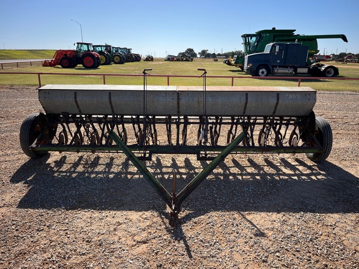 john-deere-b-image-2