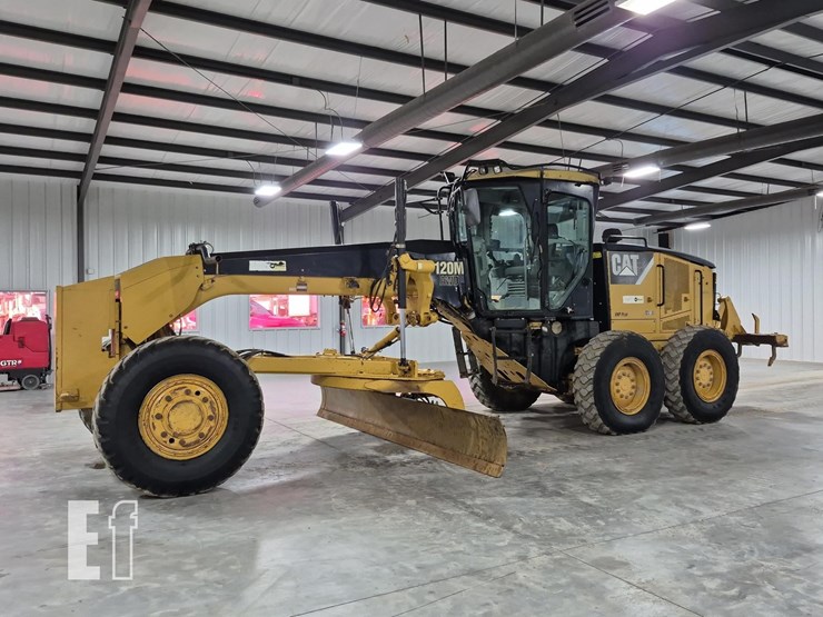 2009-caterpillar-120m-image-1