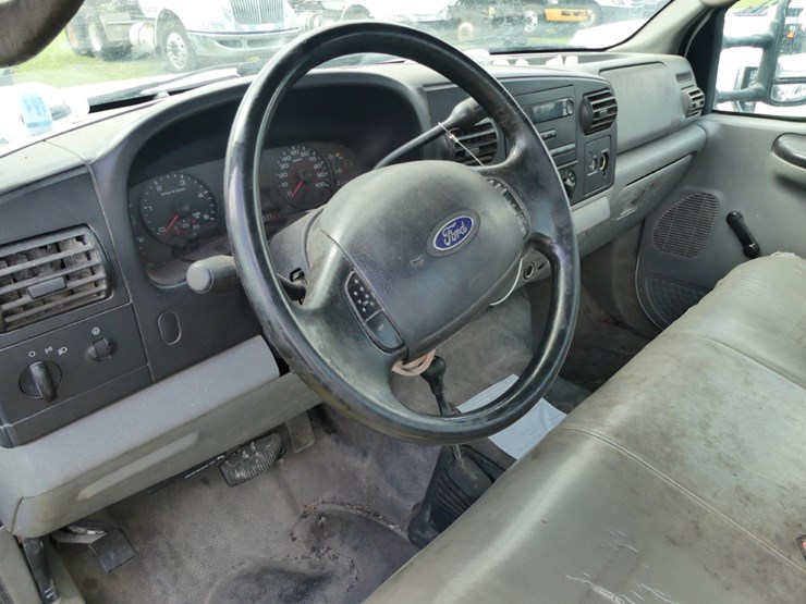 2007-ford-f550-image-9
