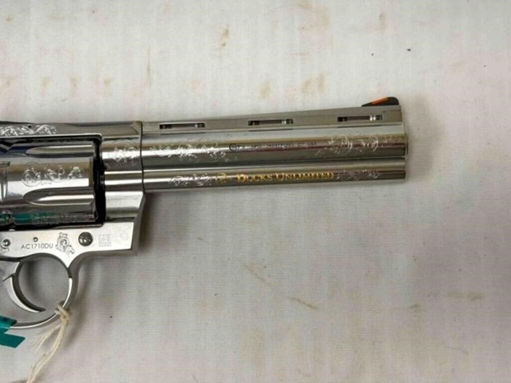 sig-sauer-pistol-image-22