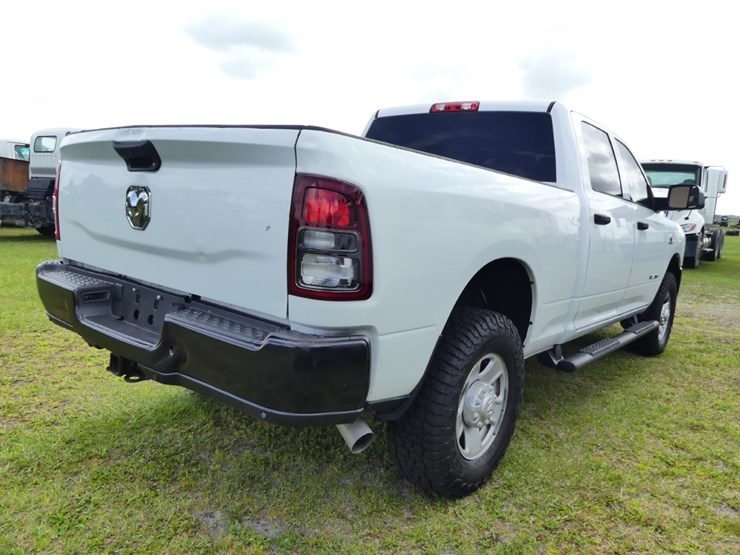 2019-ram-2500-hd-image-3