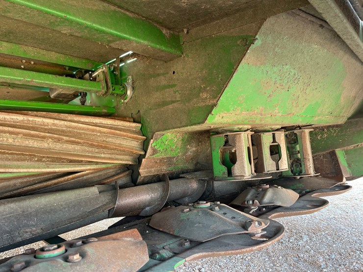 2023-john-deere-w235r-image-5