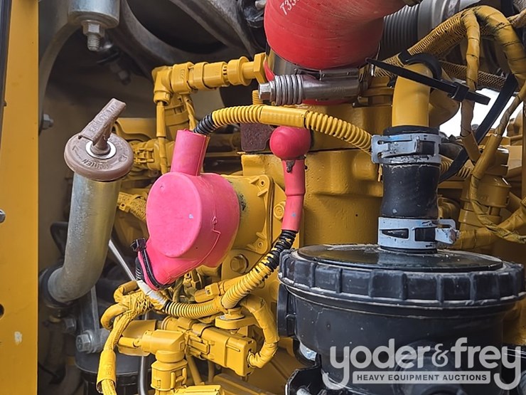 2018-deere-310l-image-67