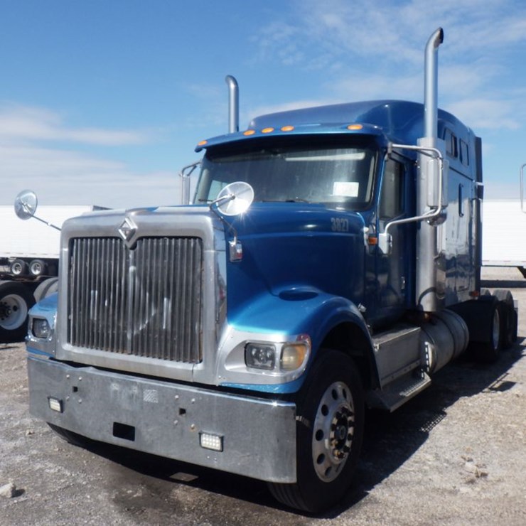 2000 INTERNATIONAL 9900i