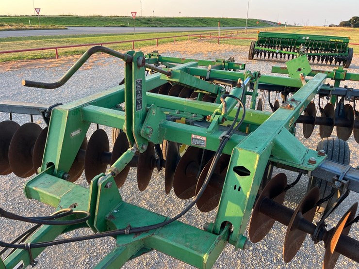 2001-john-deere-637-image-2