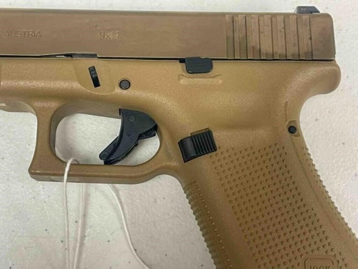 glock-pistol-image-12