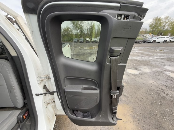 2016-chevrolet-colorado-image-21