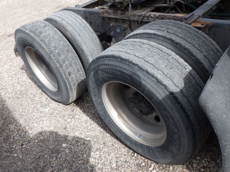 2017-freightliner-cascadia-125-image-5