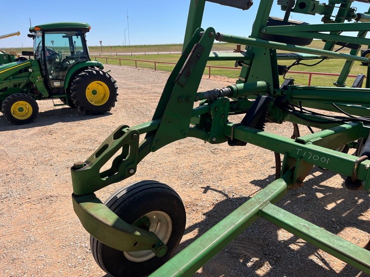 2001-john-deere-2400-image-3