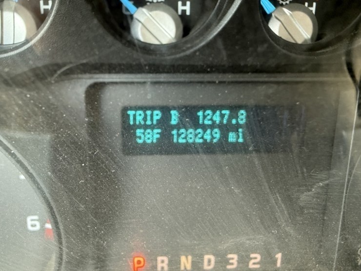 2013-ford-f550-sd-image-23